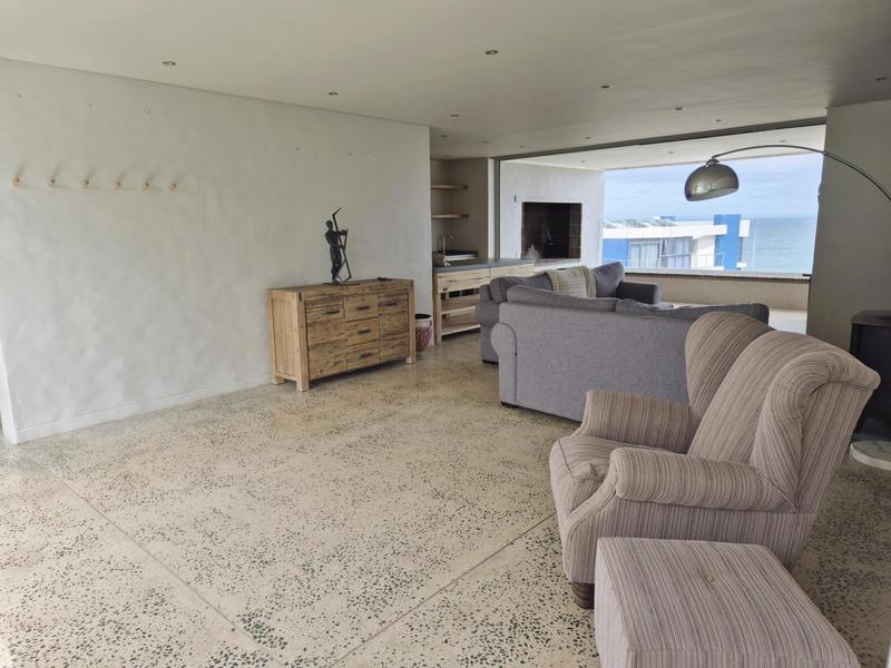 4 Bedroom Property for Sale in Perlemoenbaai Western Cape